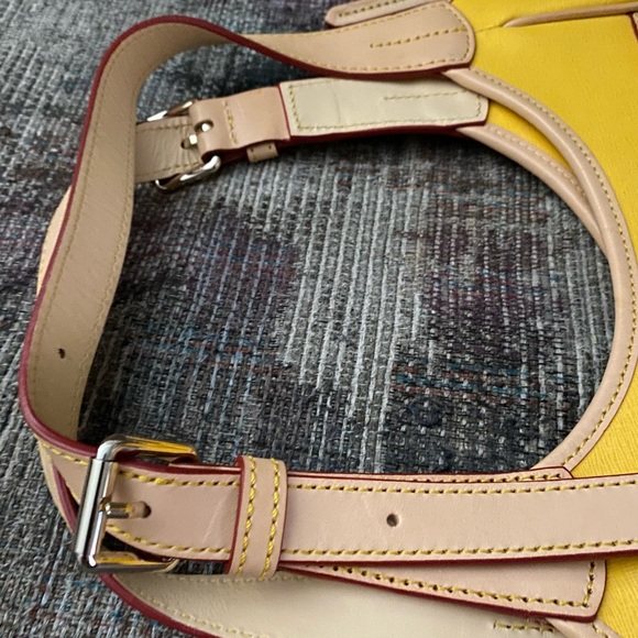 Dooney & Bourke yellow tote. - Picture 4 of 8